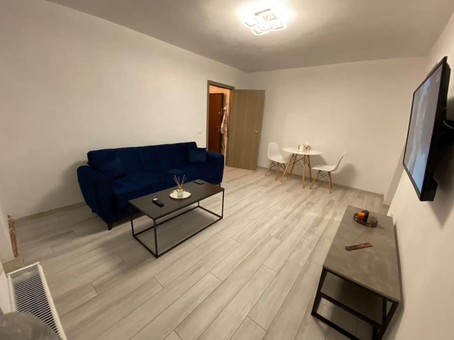 Black& White Apartment Brassó Kültér fotó